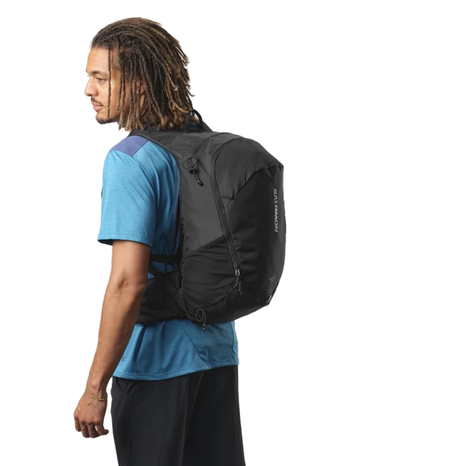 Salomon Unisex Trailblazer 20 Hiking Bag in Black/Alloy