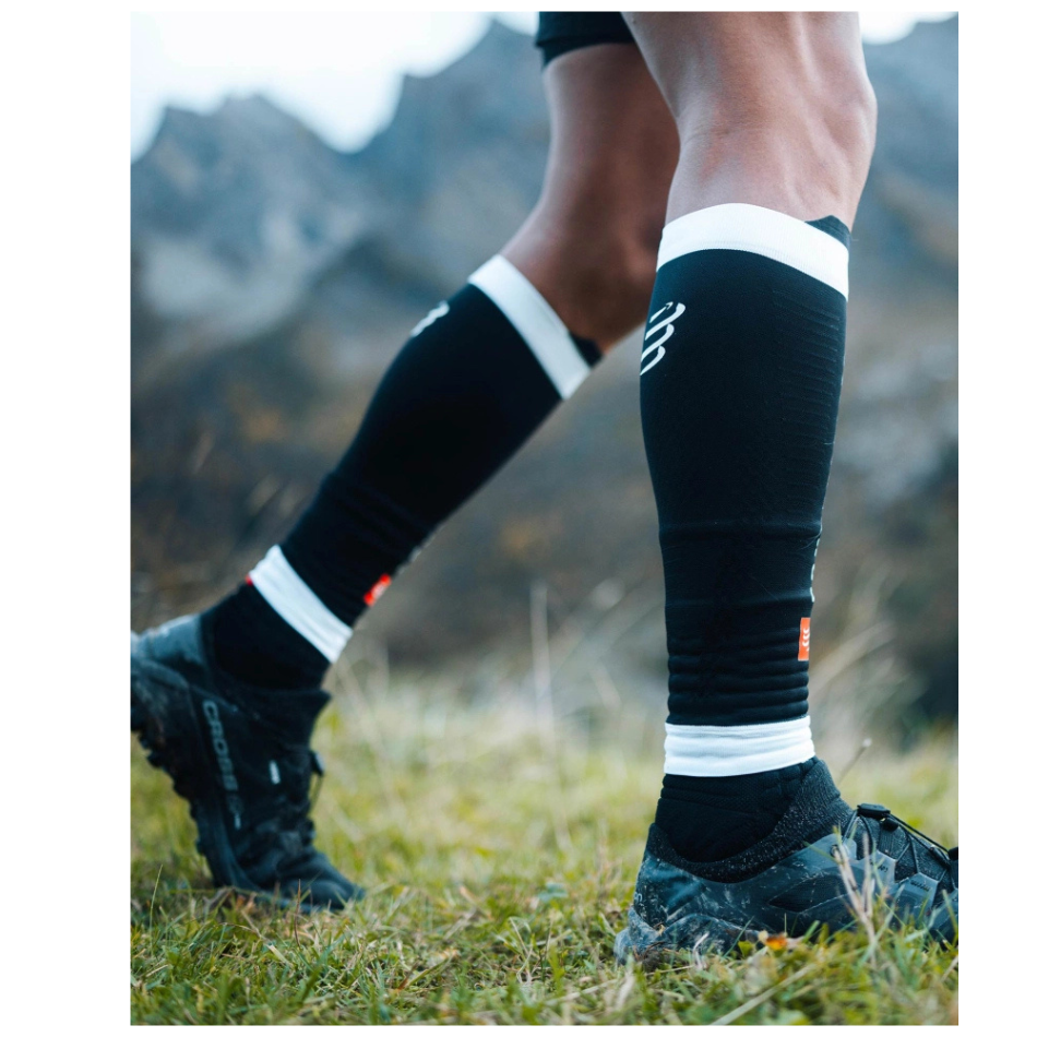 Compressport Unisex R2 3.0 Compression Calf Sleeves in Black/White