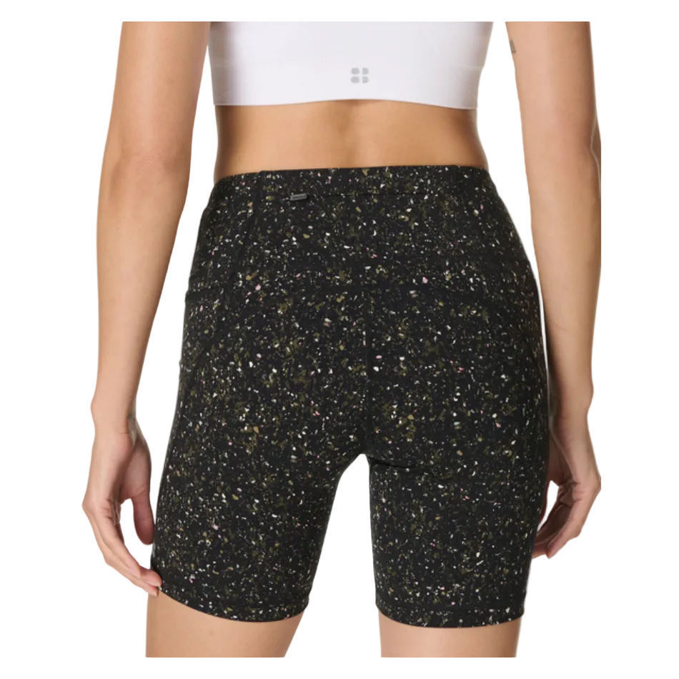 Sweaty Betty Power 6" Biker Shorts in Green Ditsy/Terrain Print SS26