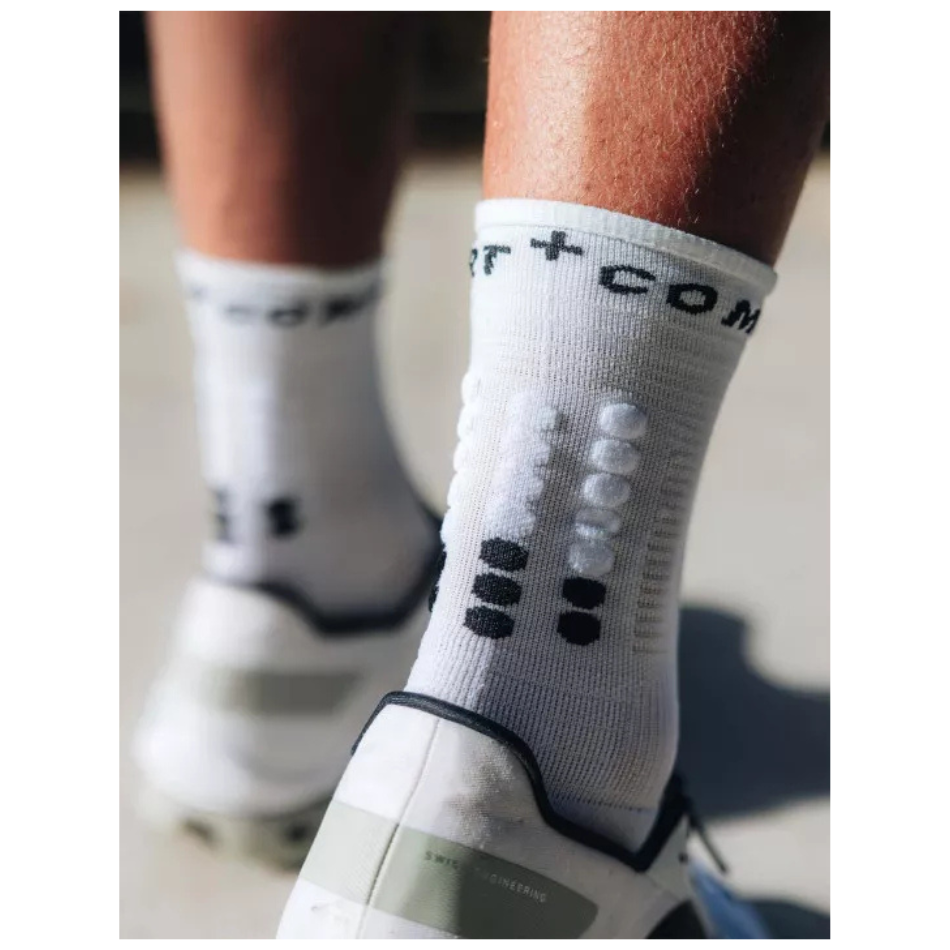 Compressport Unisex Pro Marathon Running Socks V2.0 in White/Black