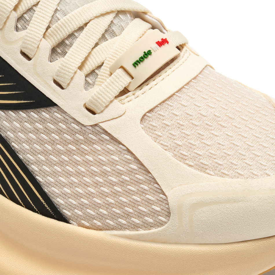 Diadora Unisex Atomo Star Running Shoes in Buttercream/Black SS26