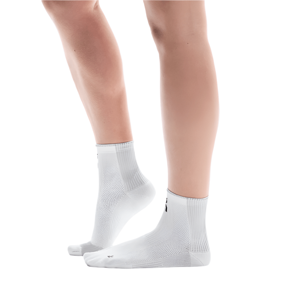 On Accessories On Unisex Performance Run Sock Mid Rise SS25 - Up and Running